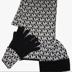NWT 🏷IN BOX MICHAEL KORS BLACK WHITE 3 PIECE SCARF HAT & GLOVES GIFT 🎁 SET